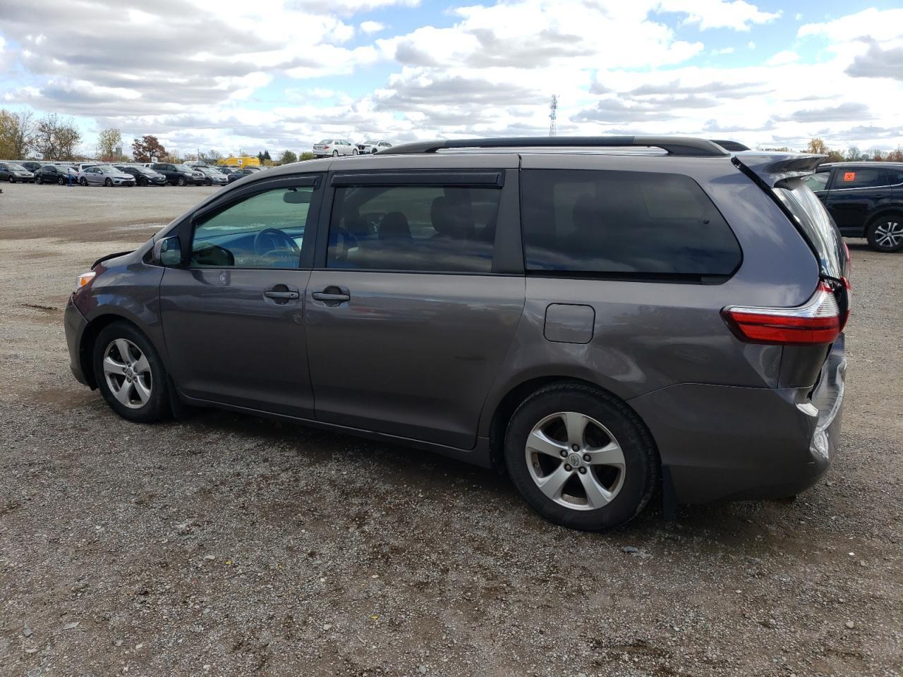 2016 TOYOTA SIENNA