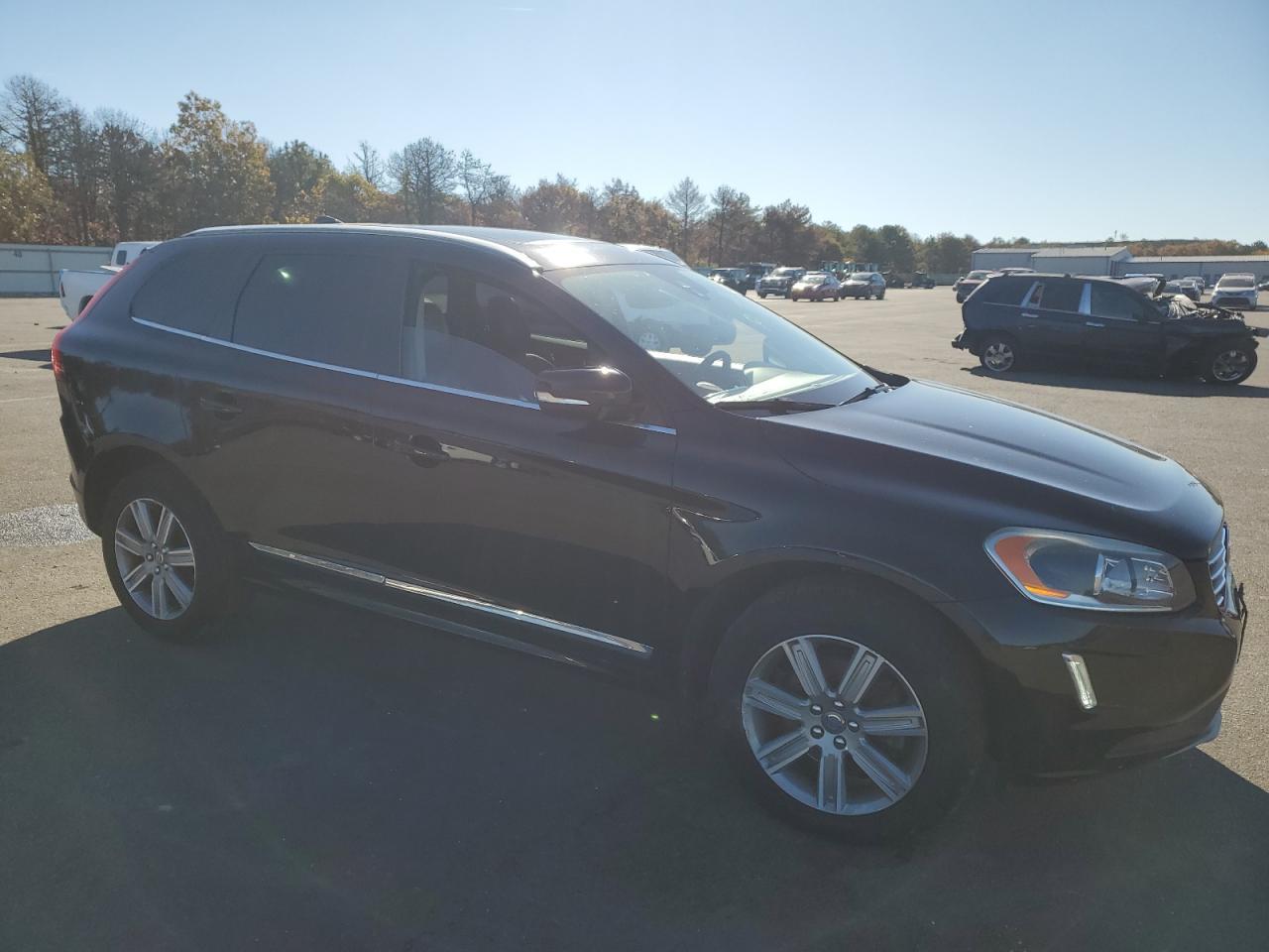2017 VOLVO XC60