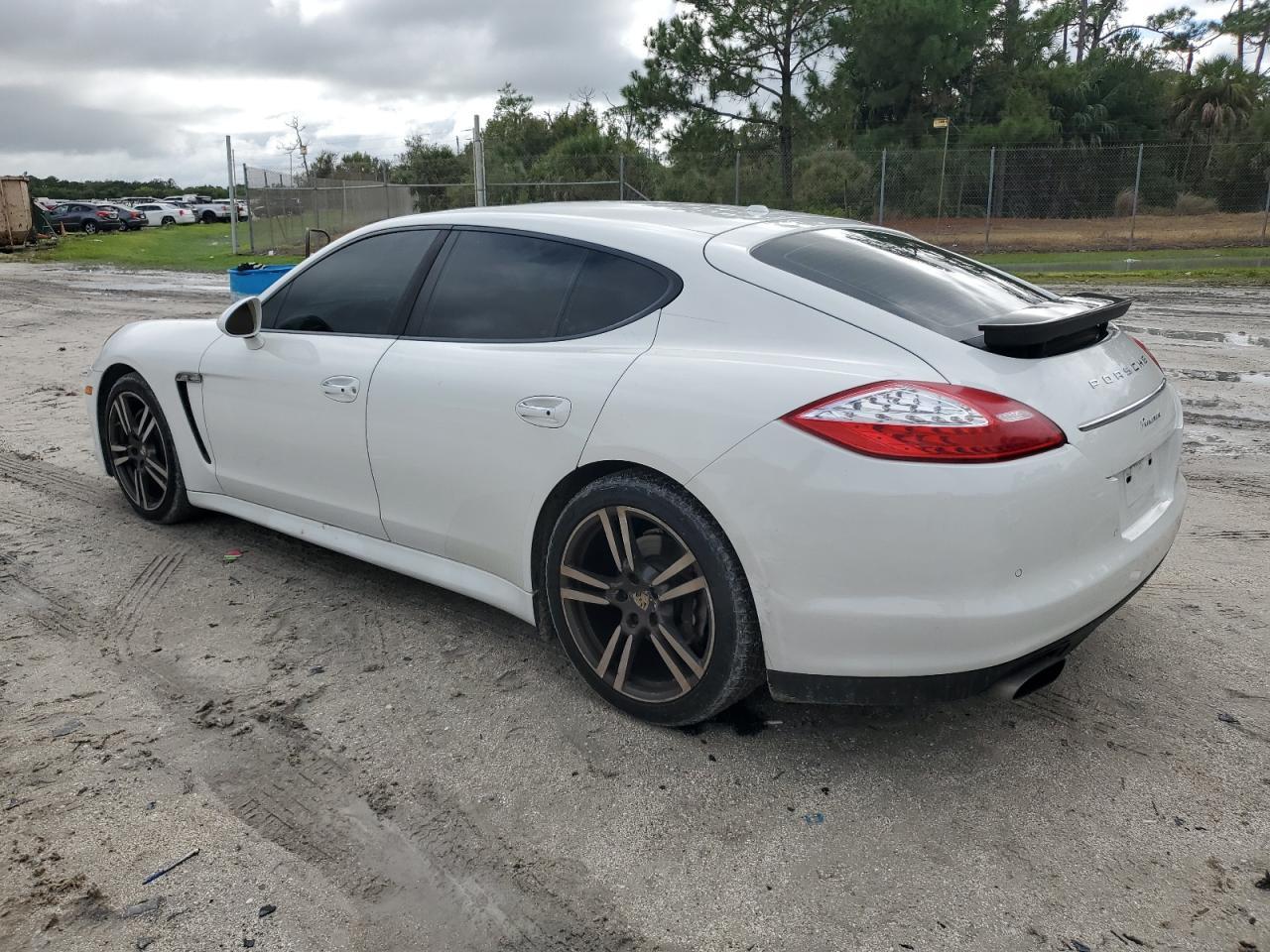 2013 PORSCHE Panamera