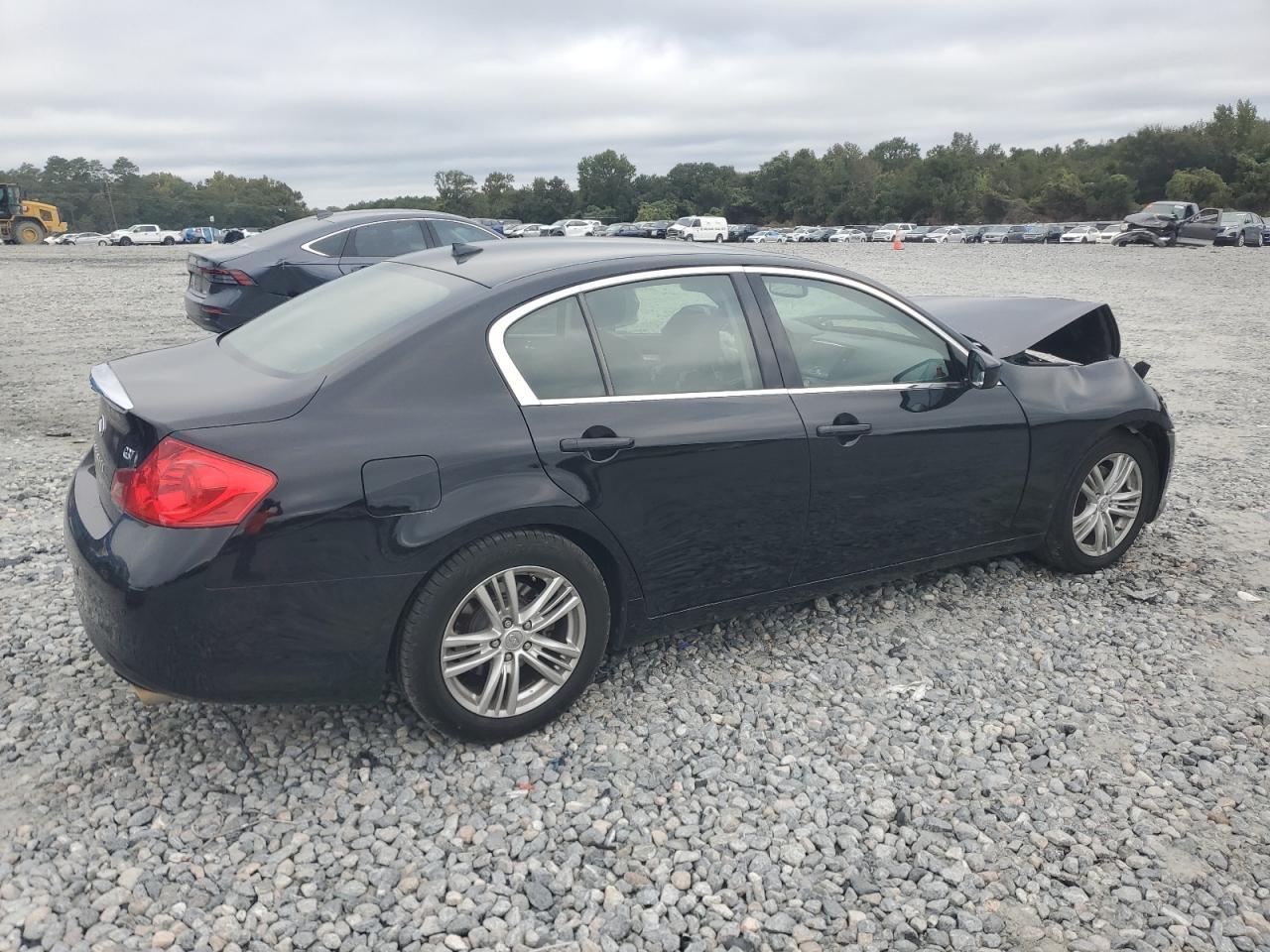 2013 INFINITI G37