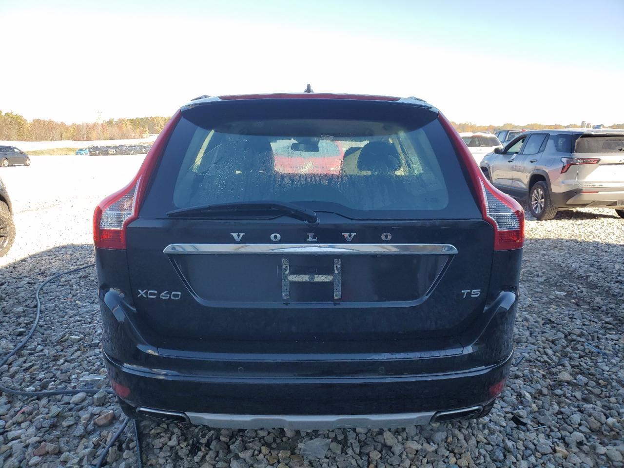 2017 VOLVO XC60