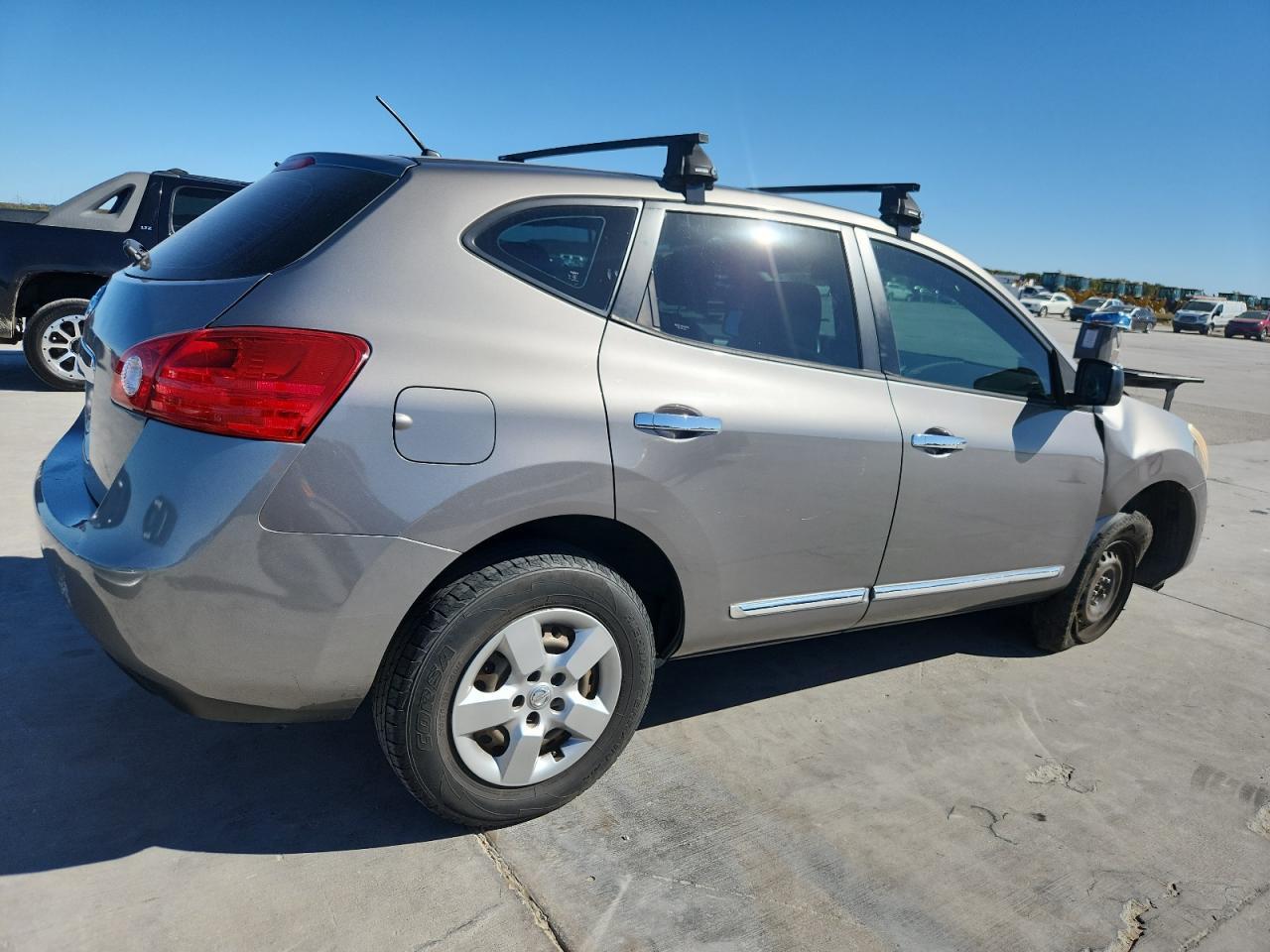 2015 NISSAN ROGUE