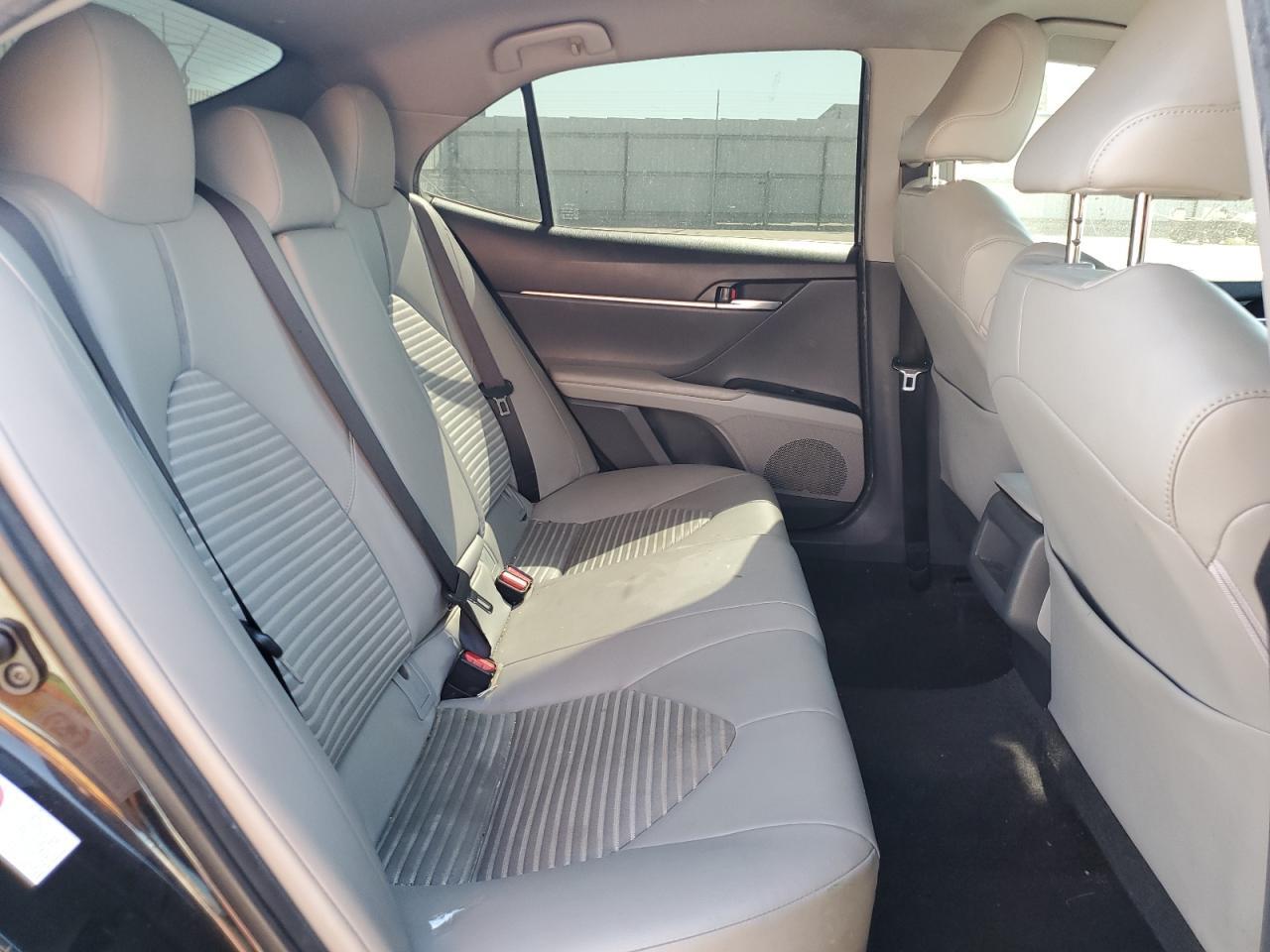 2018 TOYOTA CAMRY