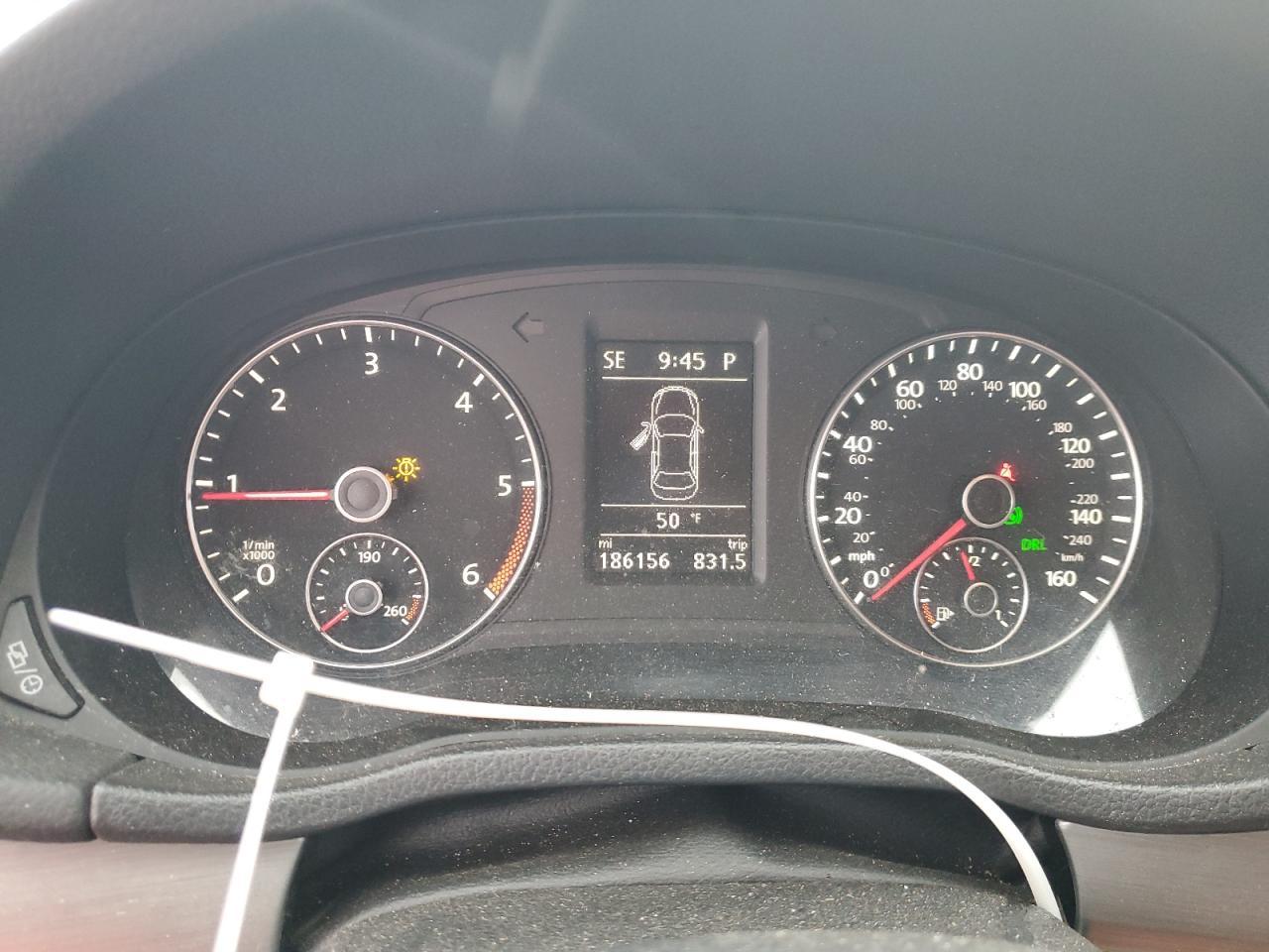 2014 VOLKSWAGEN Passat