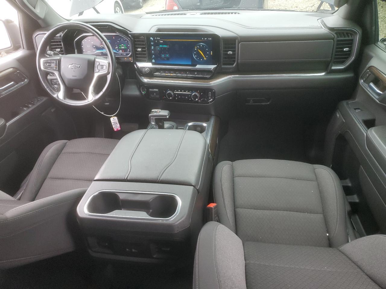 2024 CHEVROLET Silverado