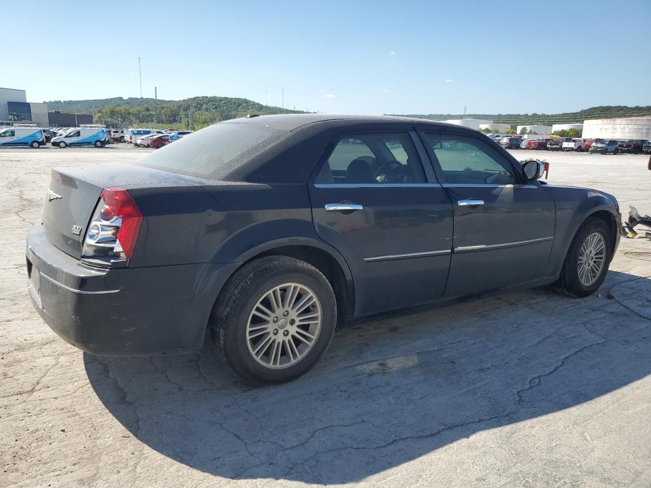 2010 CHRYSLER 300