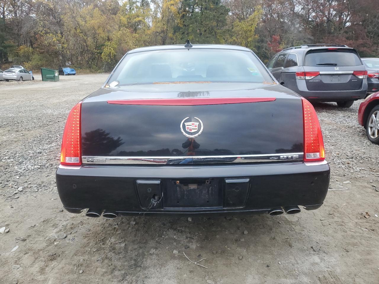 2011 CADILLAC DTS