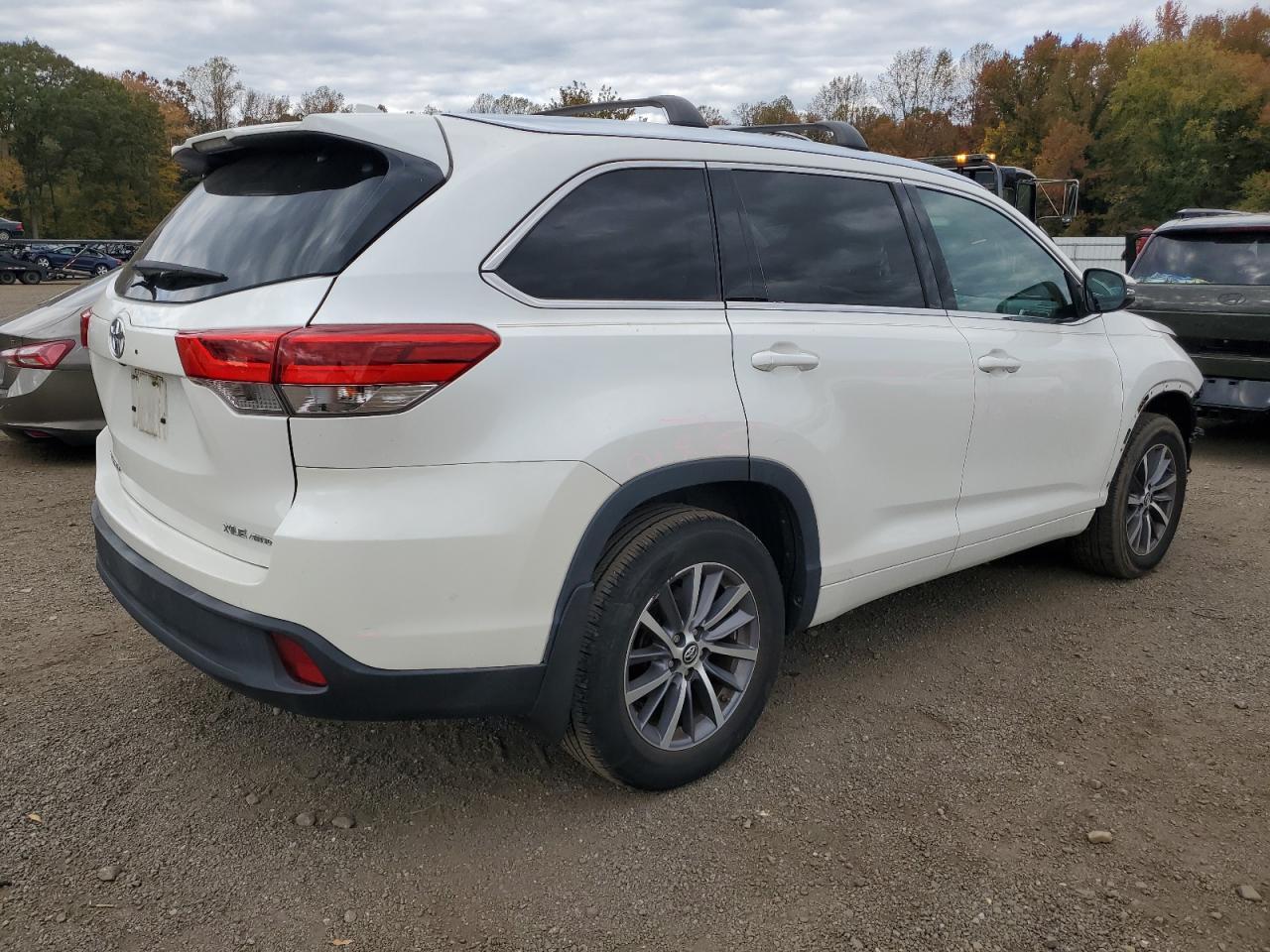 2017 TOYOTA HIGHLANDER