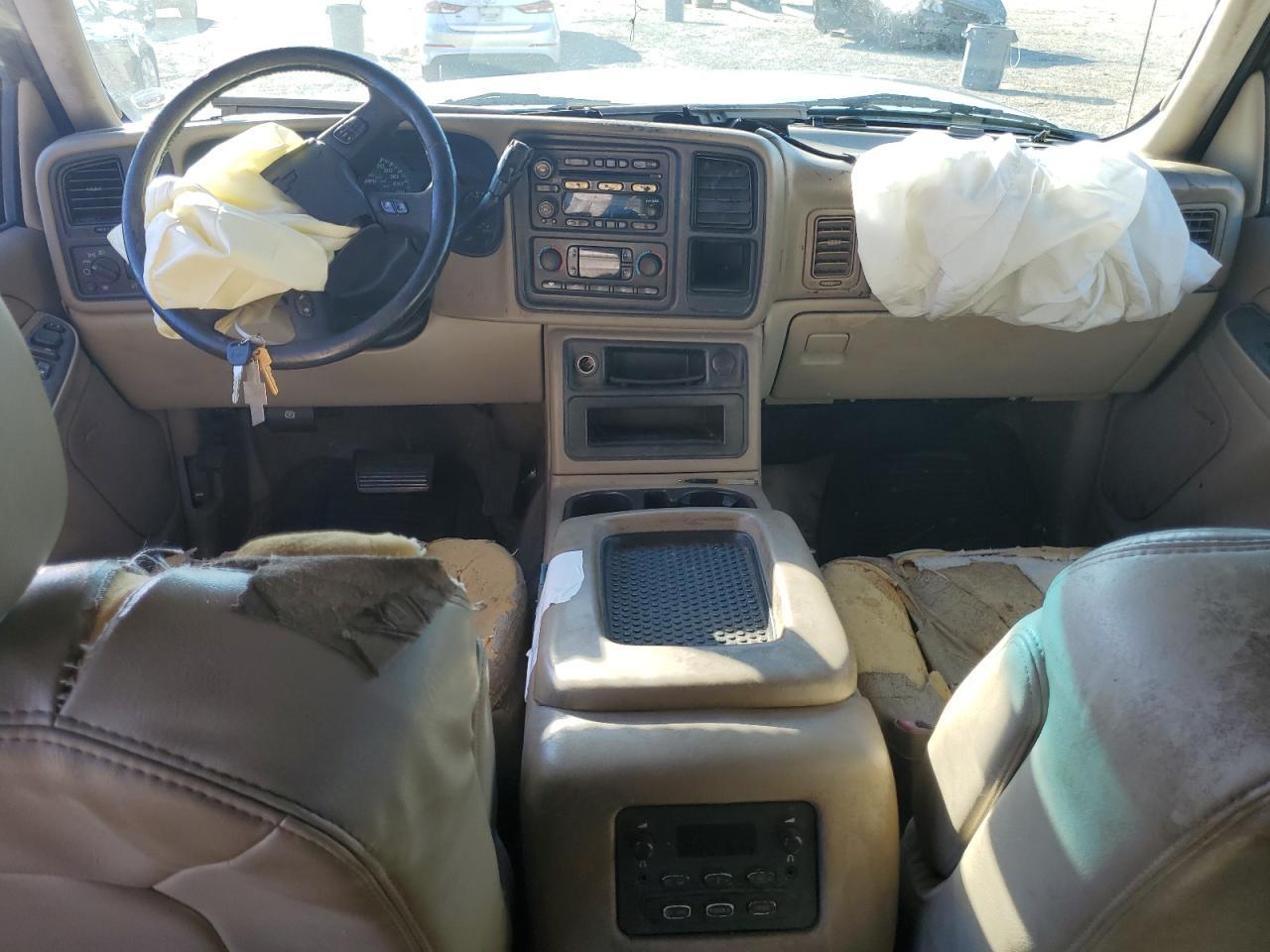 2004 CHEVROLET Suburban