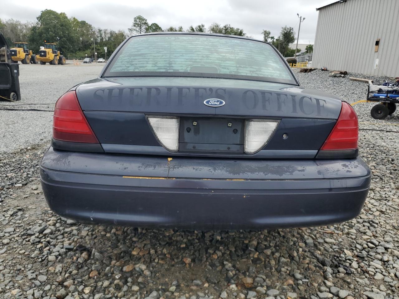 2003 FORD Crown Victoria