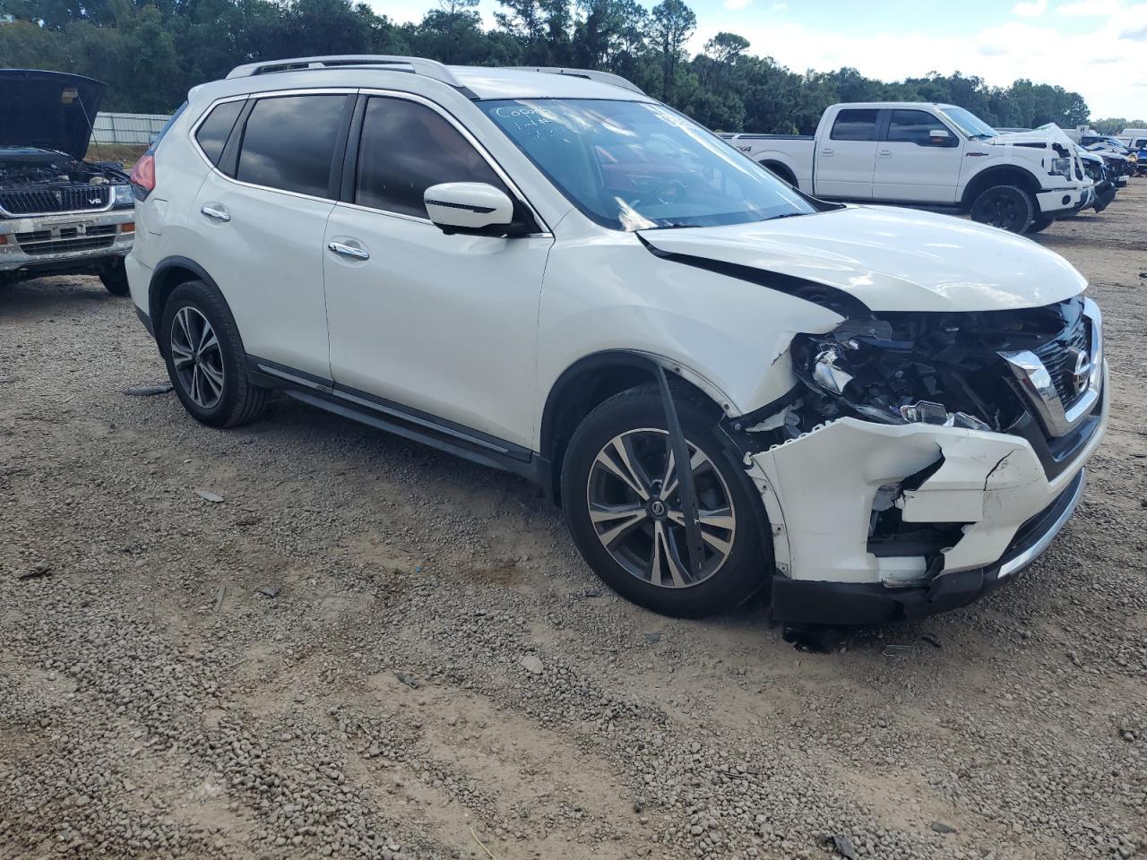 2017 NISSAN ROGUE