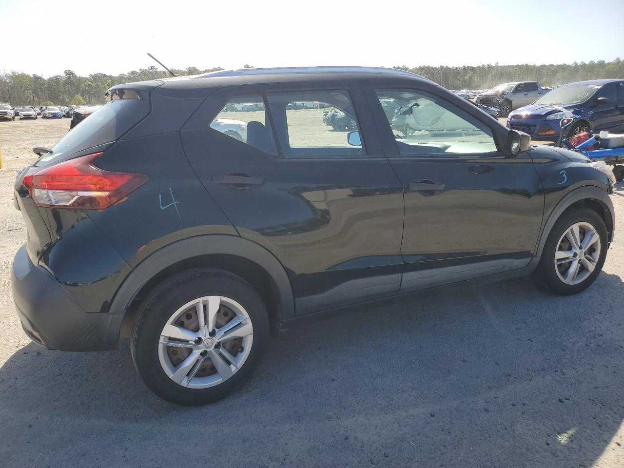 2019 NISSAN KICKS