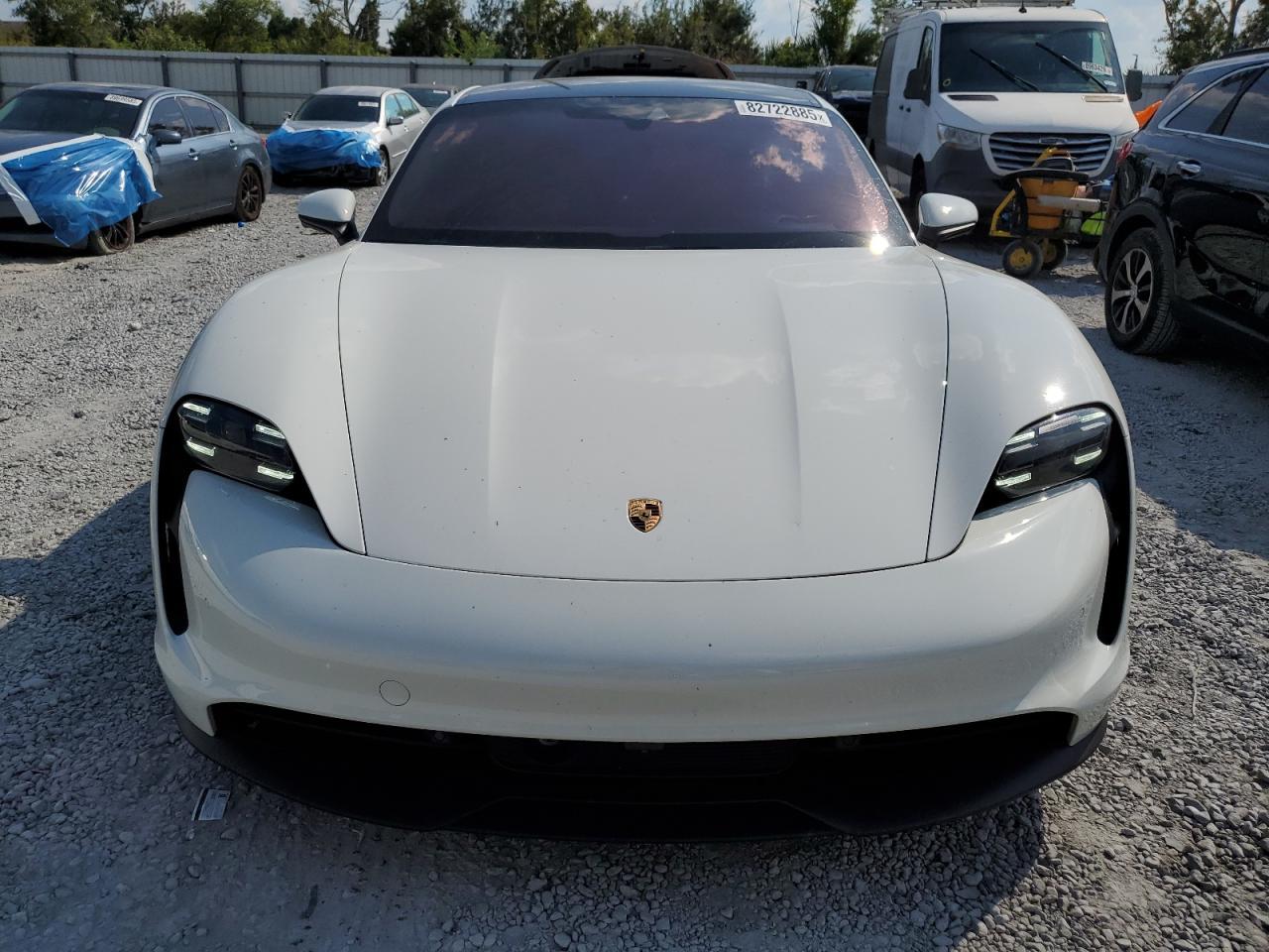 2022 PORSCHE Taycan