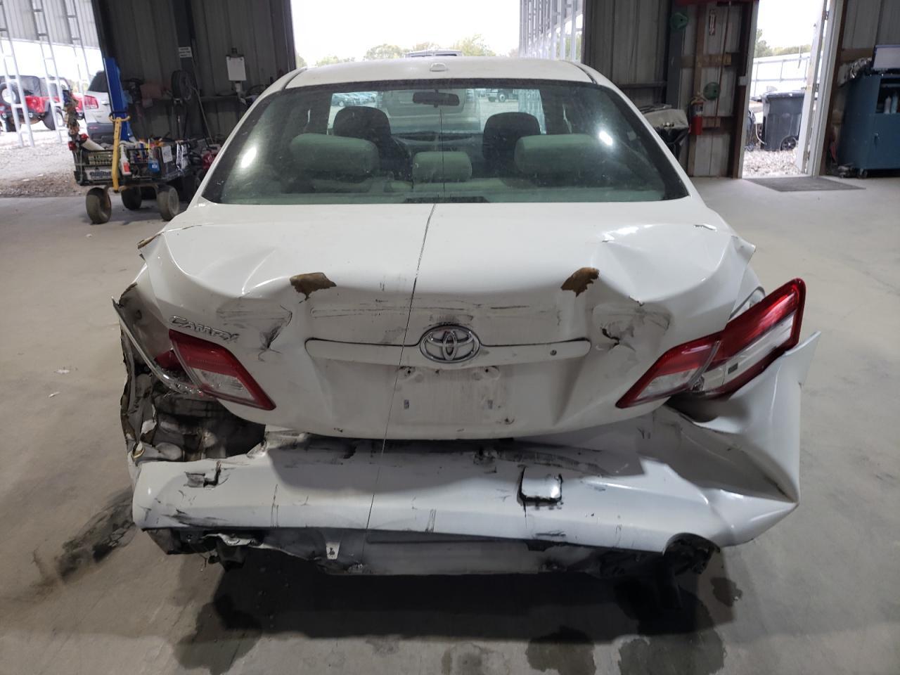 2011 TOYOTA CAMRY