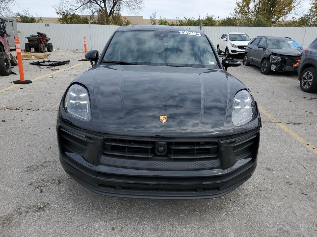 2024 PORSCHE Macan