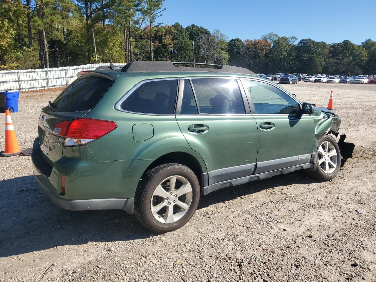 2014 SUBARU Outback