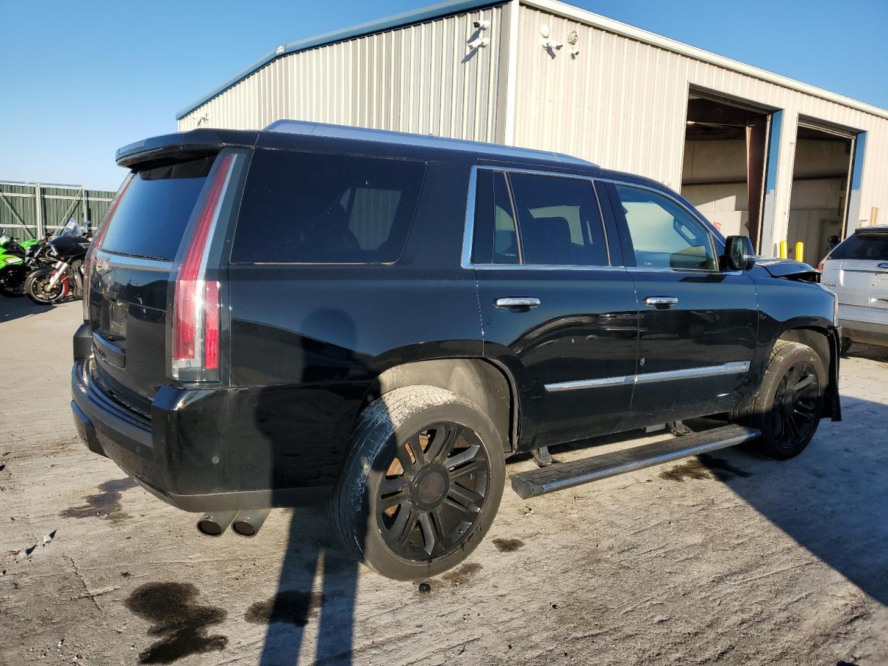 2017 CADILLAC ESCALADE