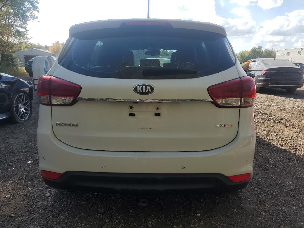 2014 KIA RONDO