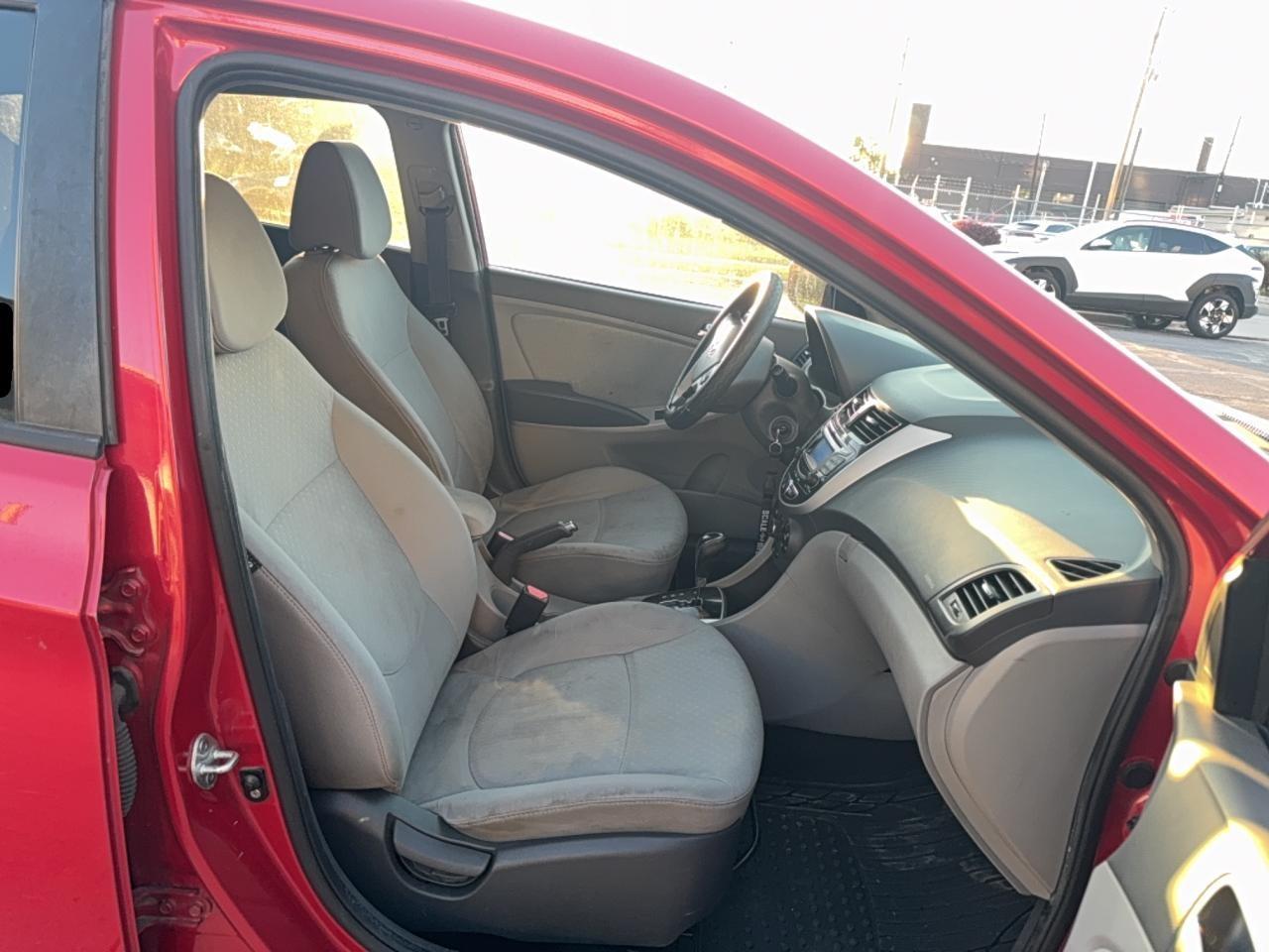 2012 HYUNDAI ACCENT