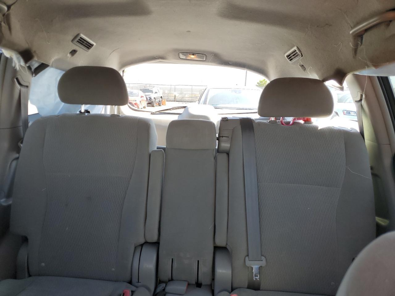 2010 TOYOTA HIGHLANDER