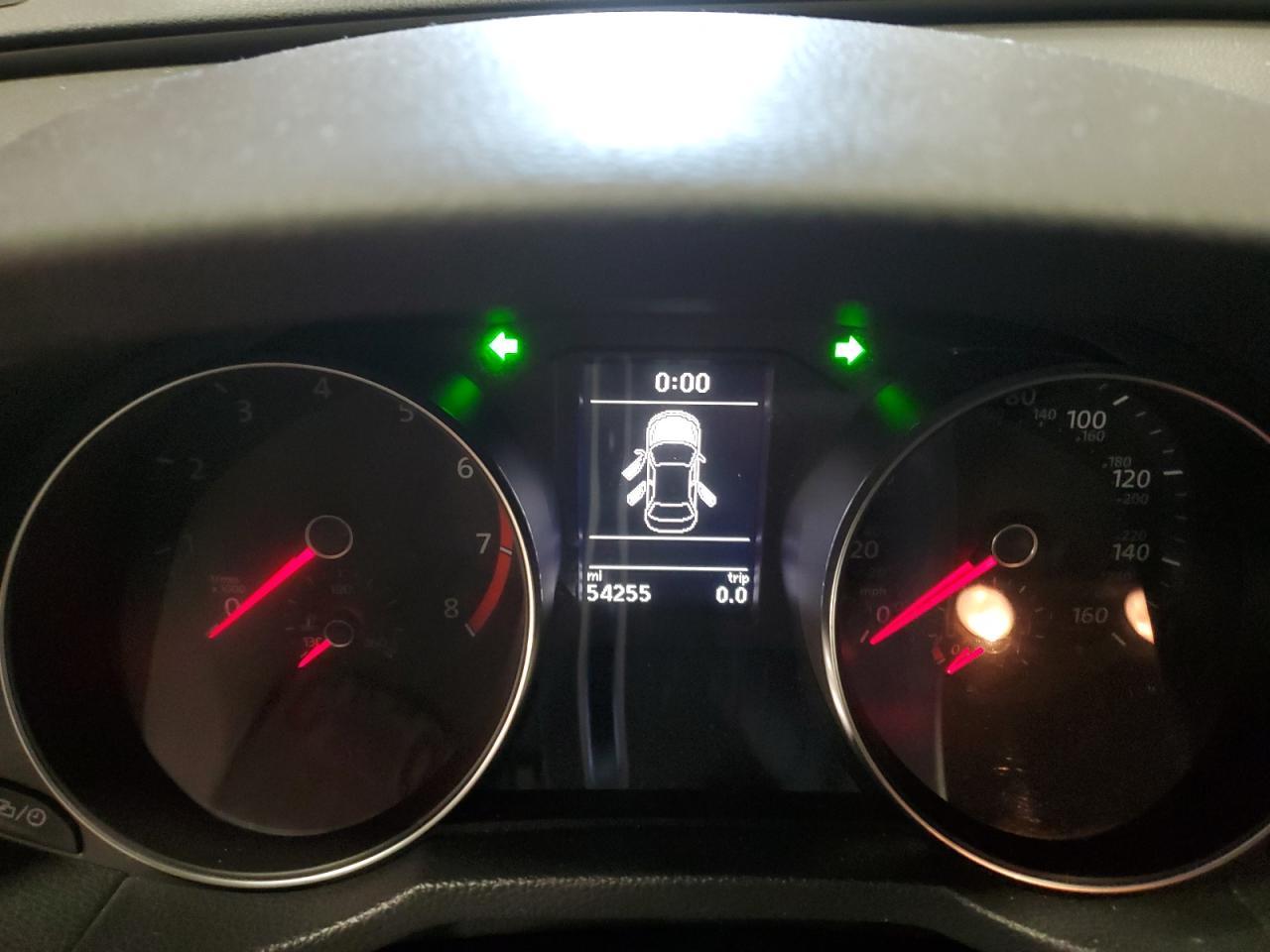 2016 VOLKSWAGEN Passat