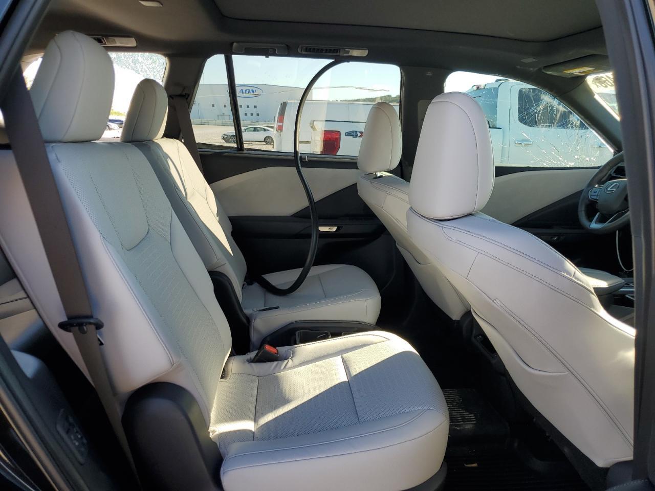 2025 LEXUS Tx