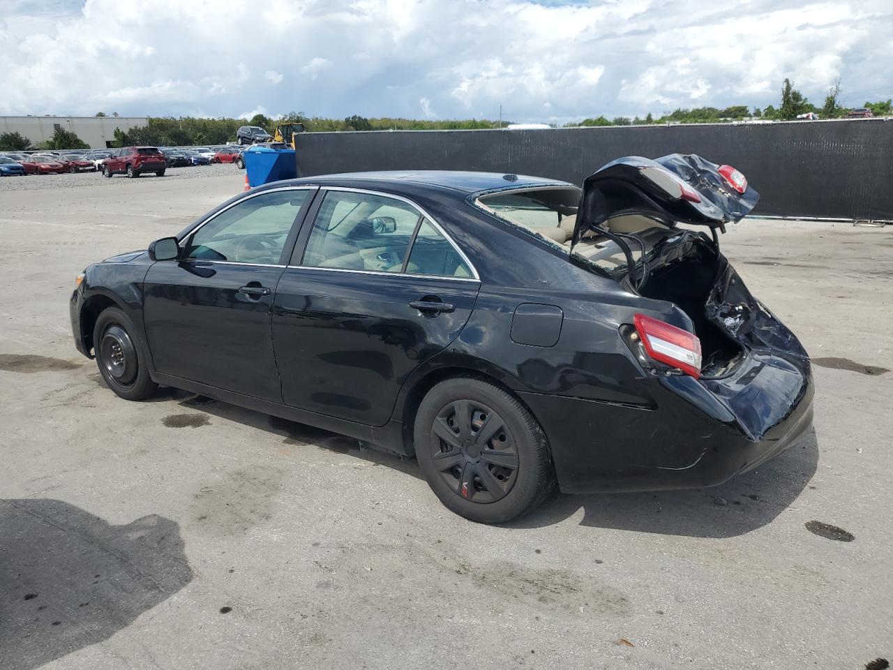 2011 TOYOTA CAMRY