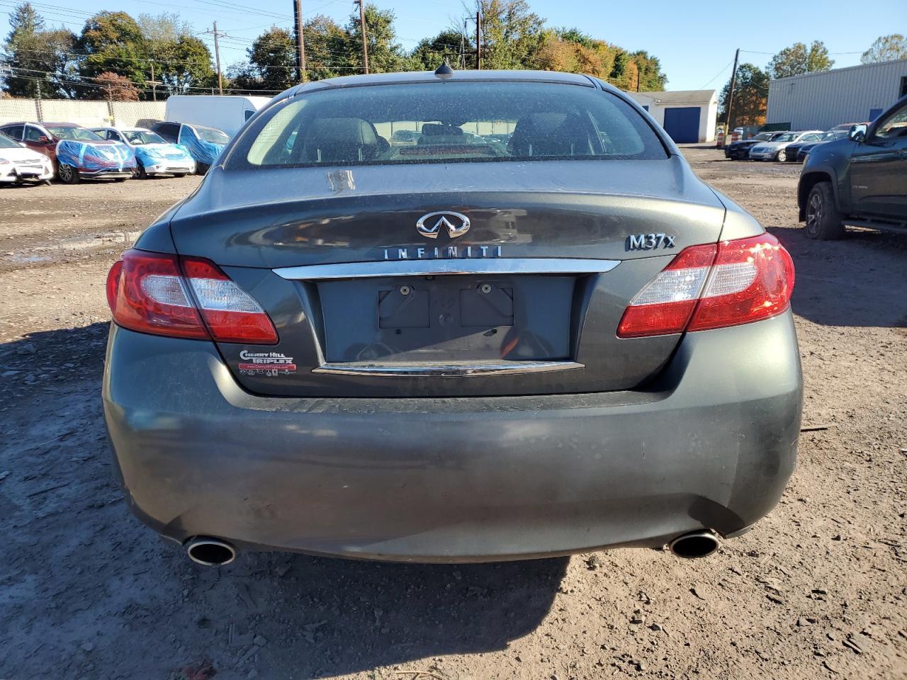 2012 INFINITI M37
