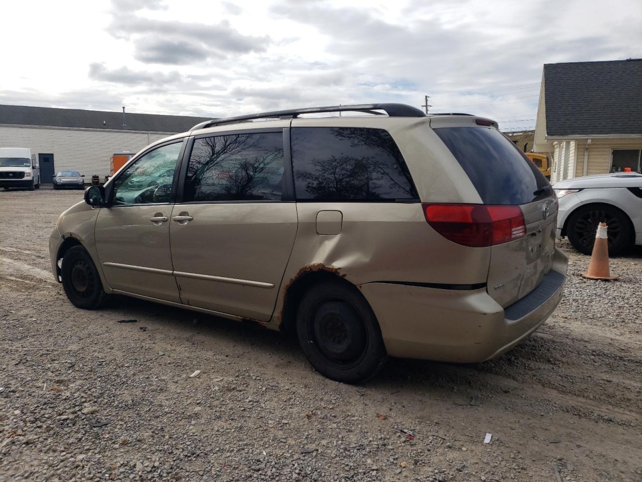 2004 TOYOTA SIENNA