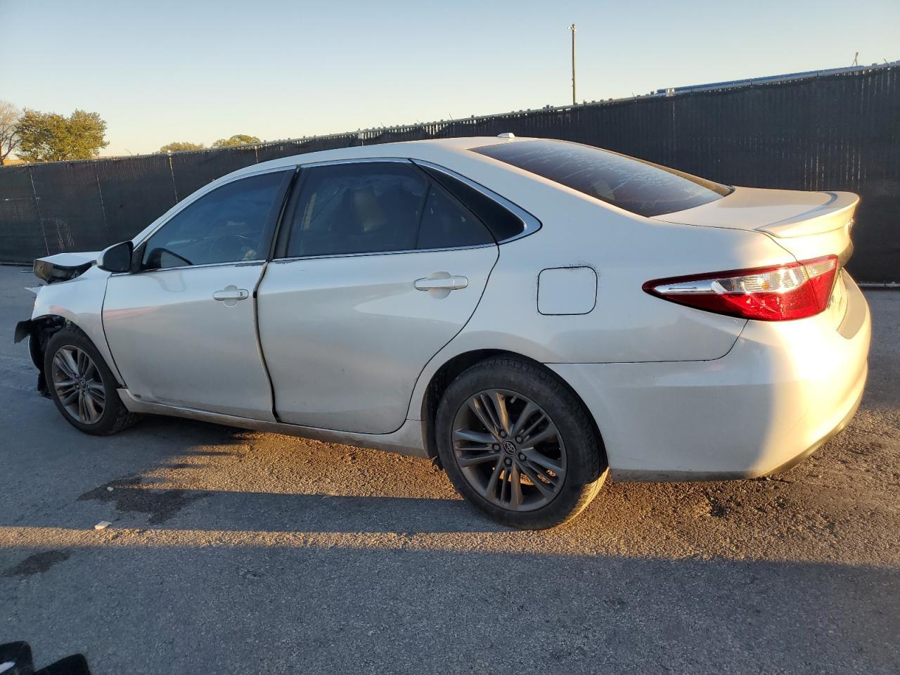 2015 TOYOTA CAMRY