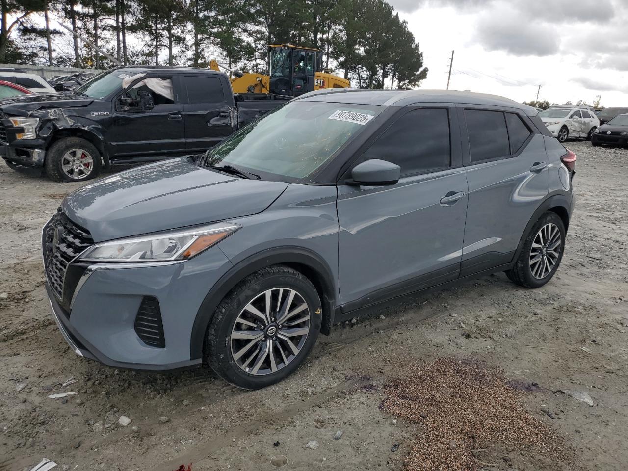 2021 NISSAN KICKS