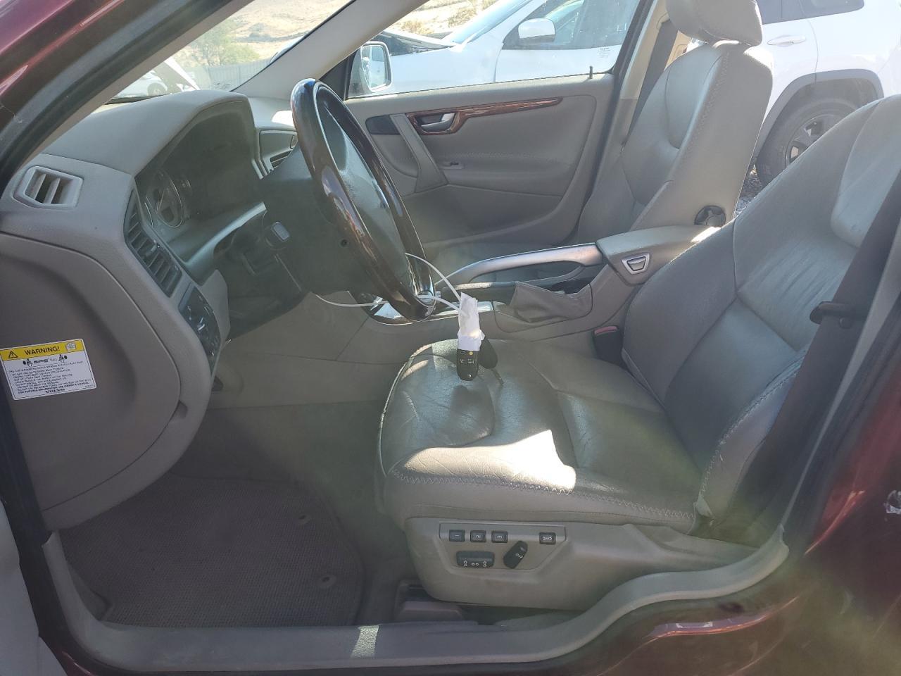 2005 VOLVO XC70
