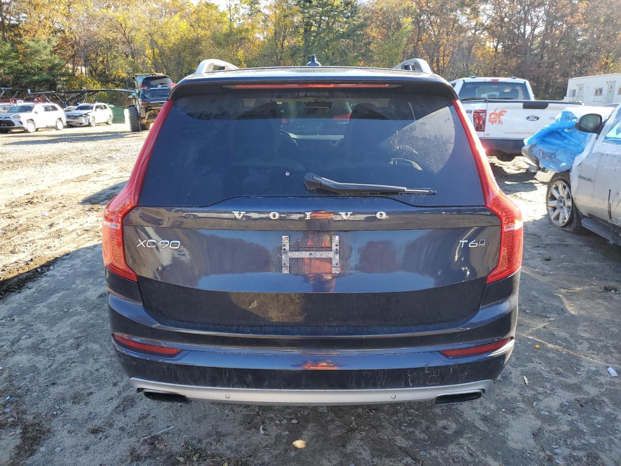 2016 VOLVO XC90