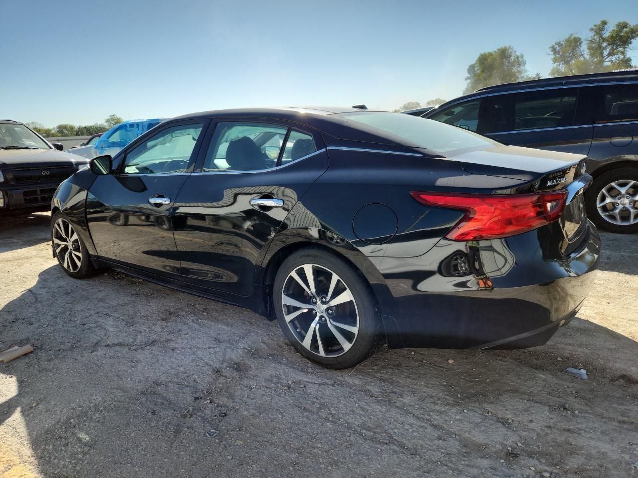 2017 NISSAN Maxima