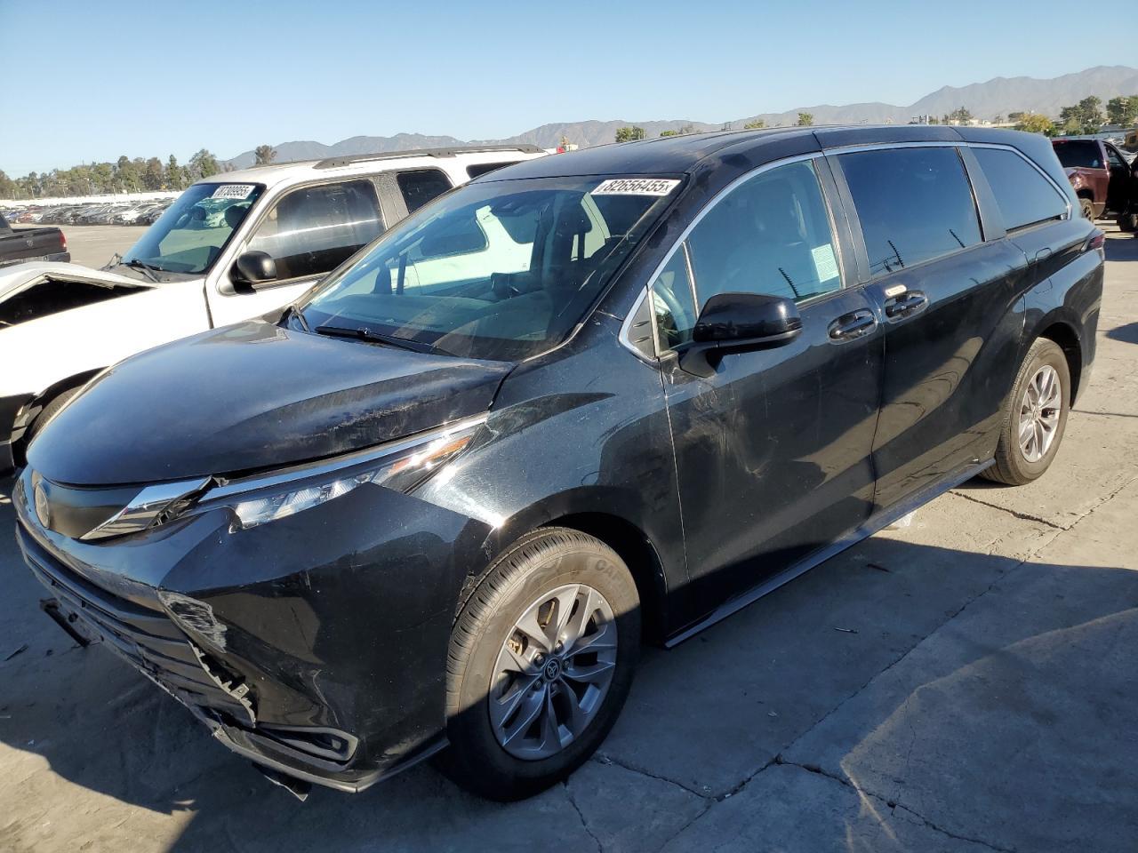 2023 TOYOTA SIENNA