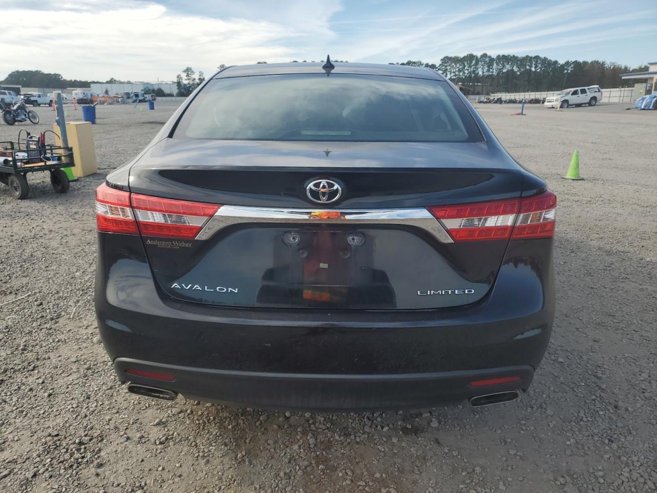 2013 TOYOTA Avalon