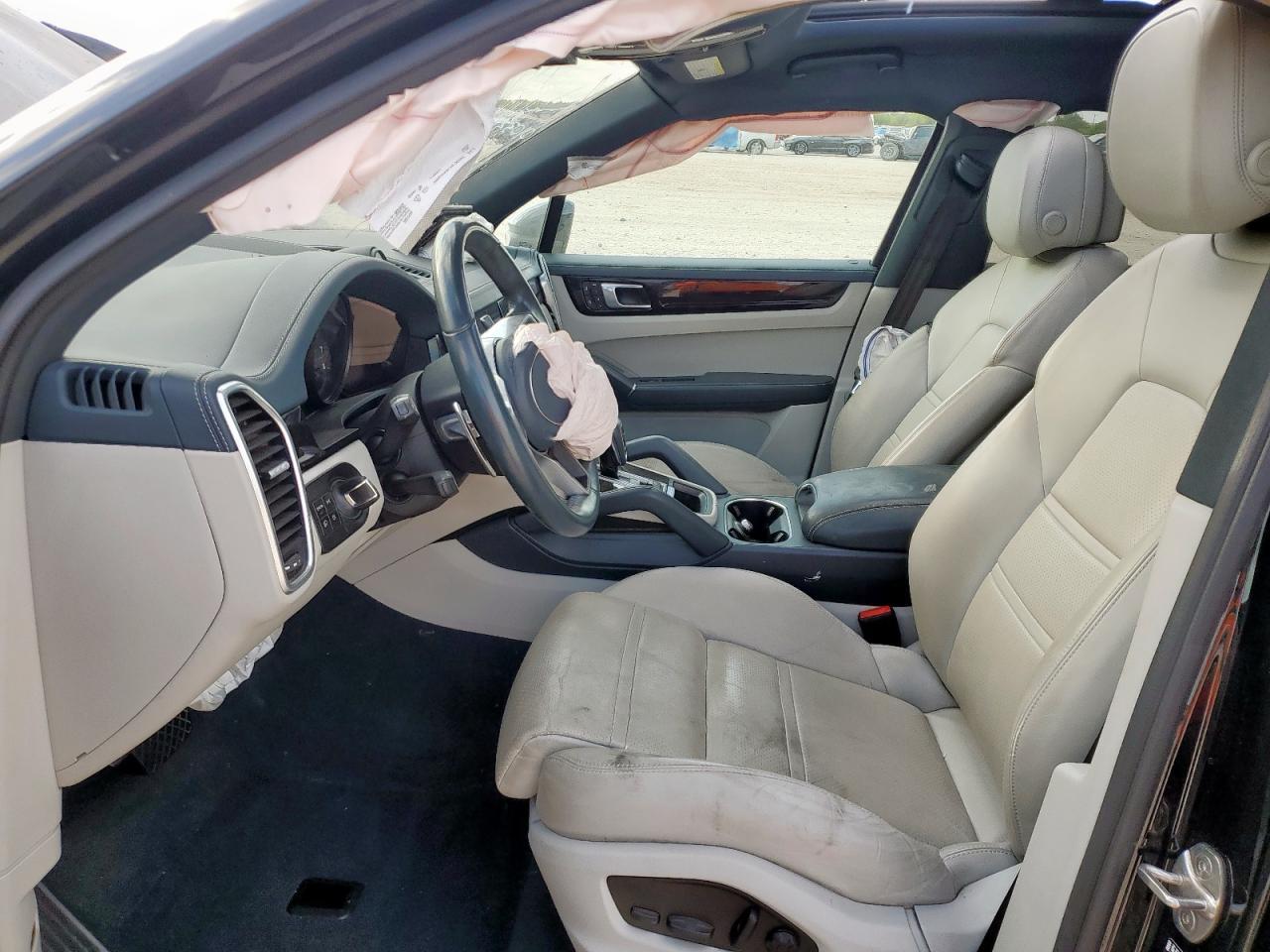 2022 PORSCHE CAYENNE