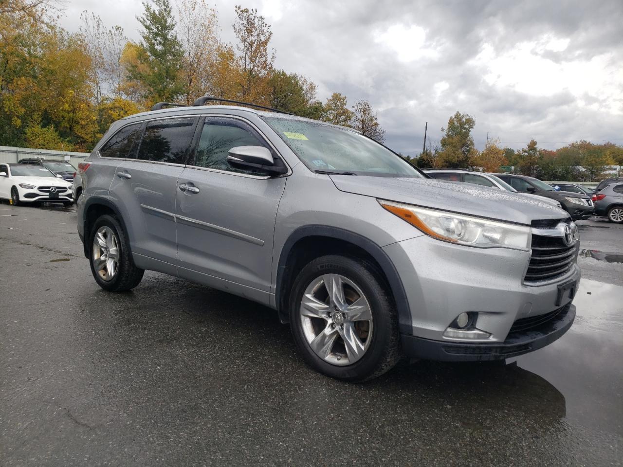 2014 TOYOTA HIGHLANDER