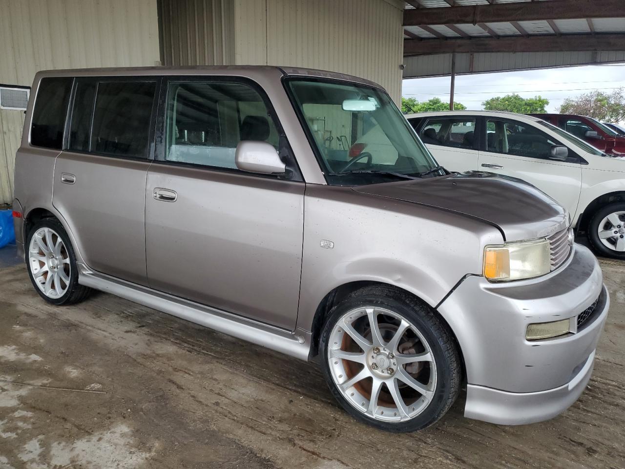 2004 TOYOTA SCION