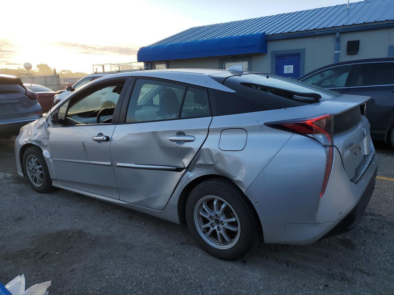 2017 TOYOTA PRIUS