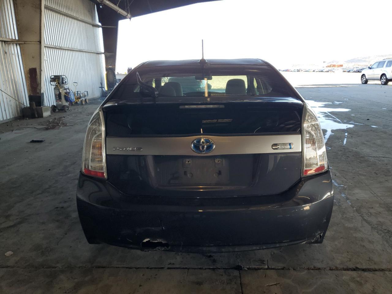 2015 TOYOTA Prius Plug-In