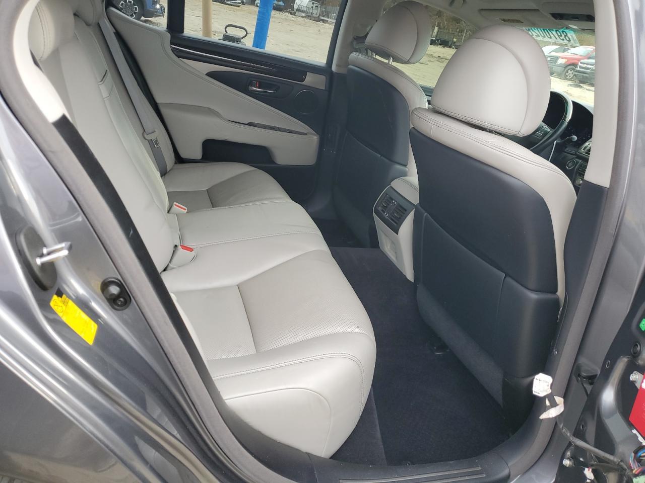 2015 LEXUS LS 460