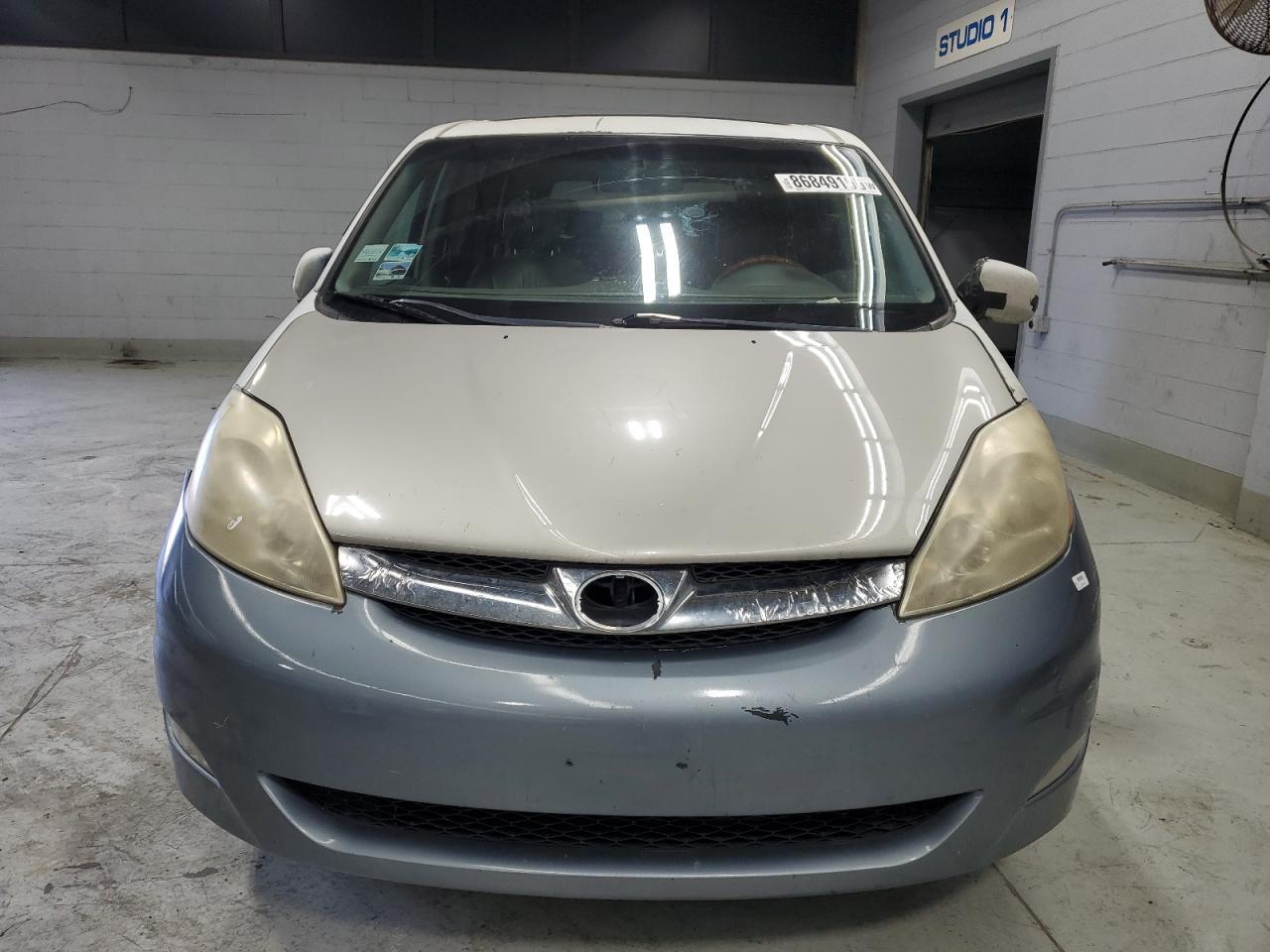 2008 TOYOTA SIENNA