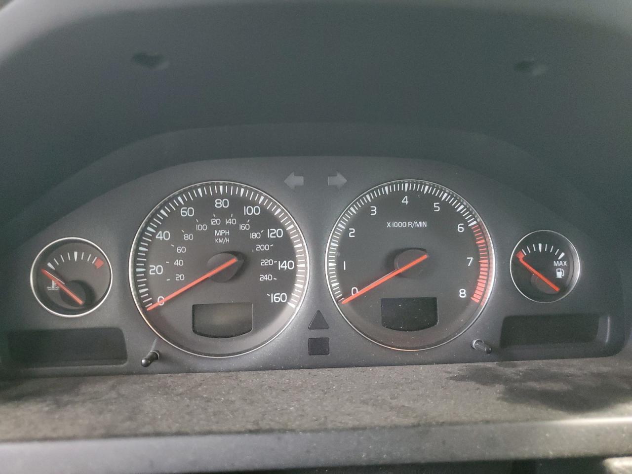 2004 VOLVO XC90