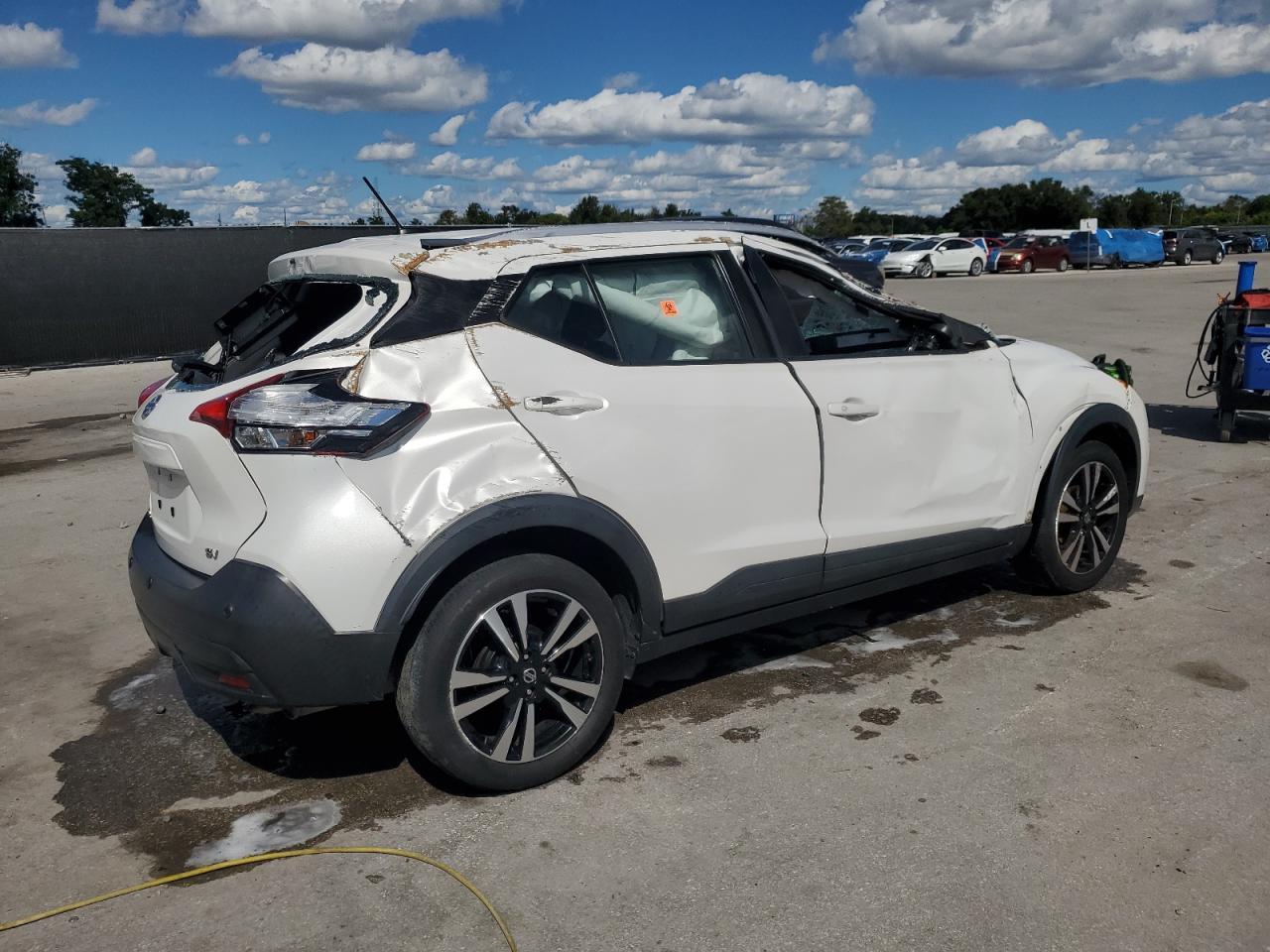 2020 NISSAN KICKS