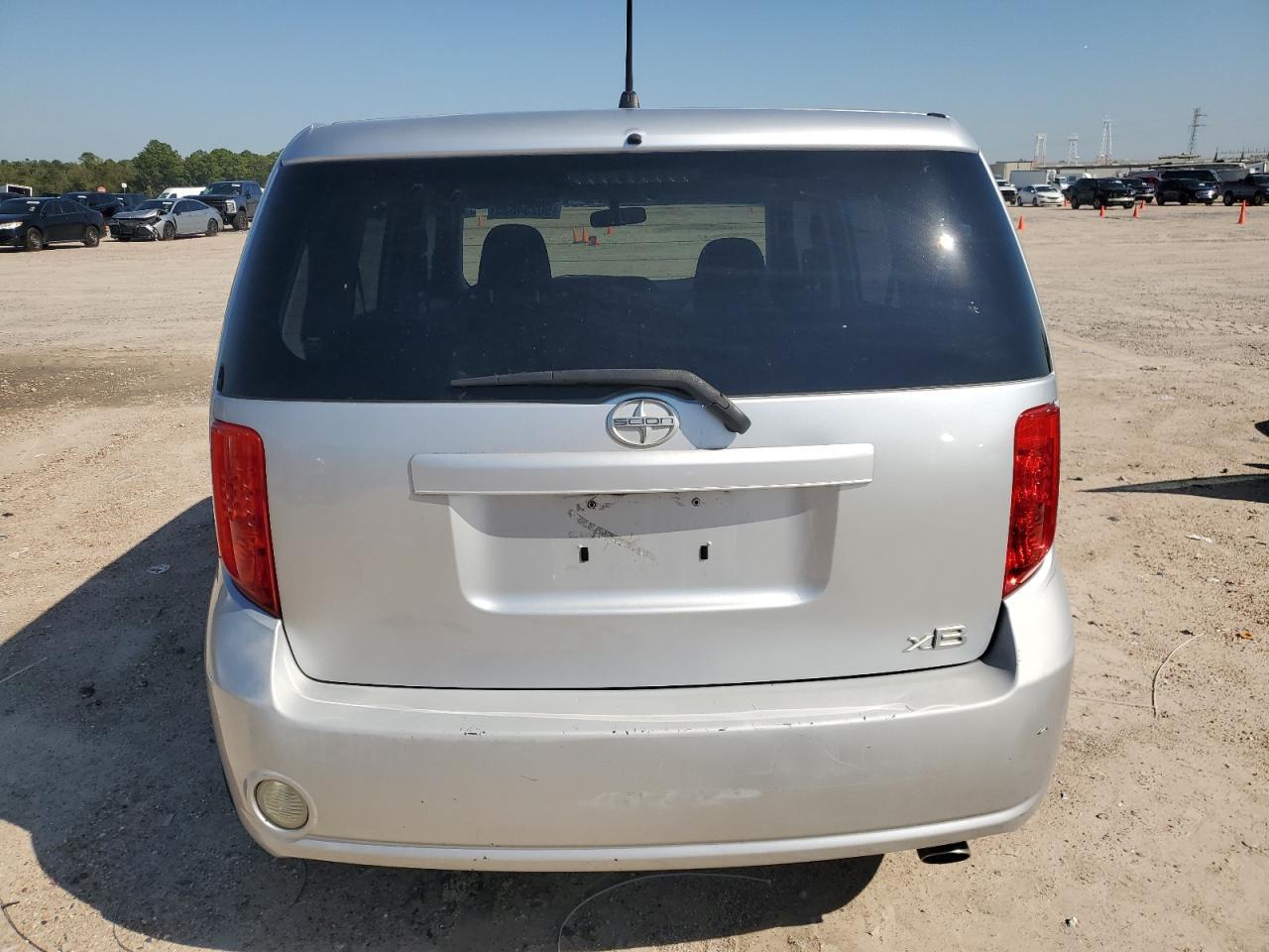 2010 TOYOTA SCION