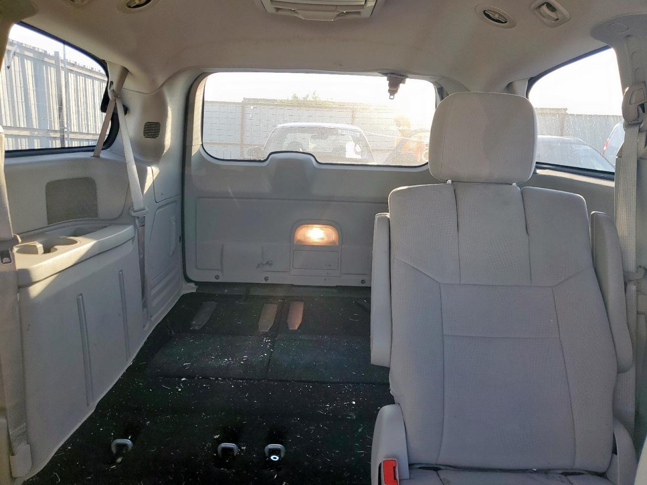 2011 CHRYSLER Town & Country