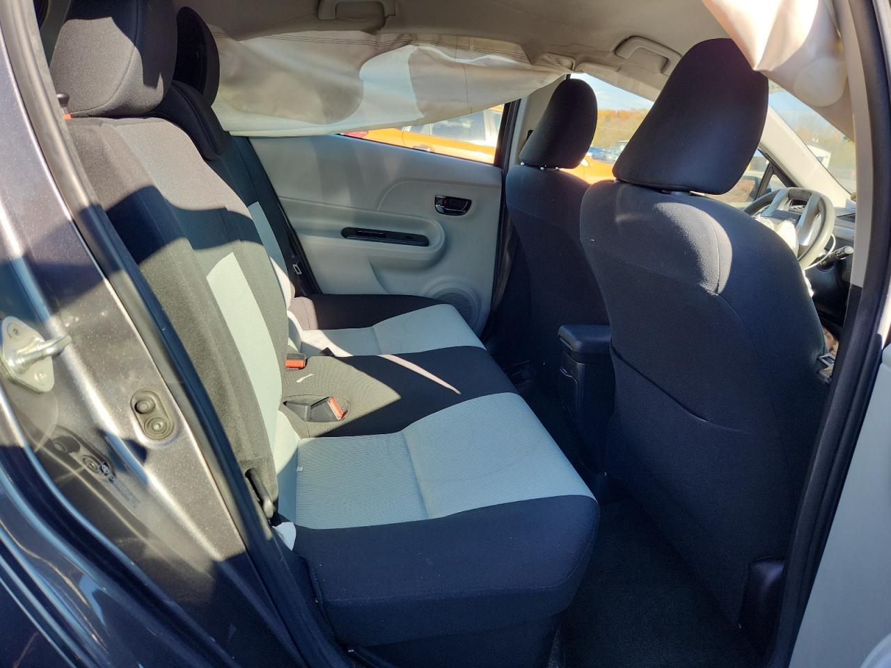 2013 TOYOTA Prius c