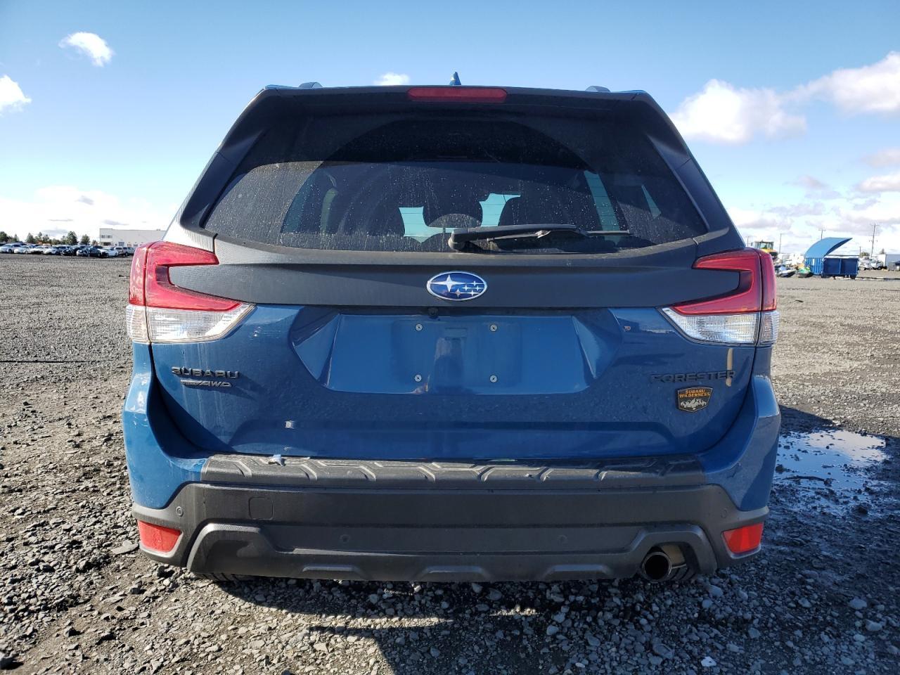 2022 SUBARU FORESTER