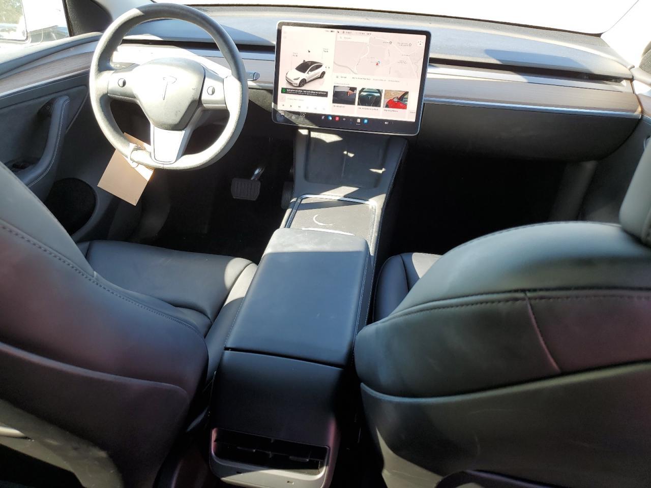 2025 TESLA MODEL Y